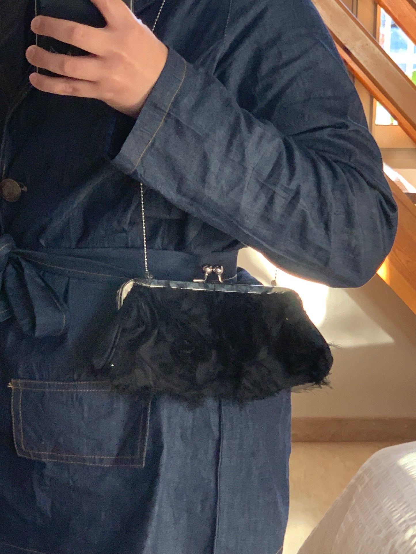 Bourse noire brodée