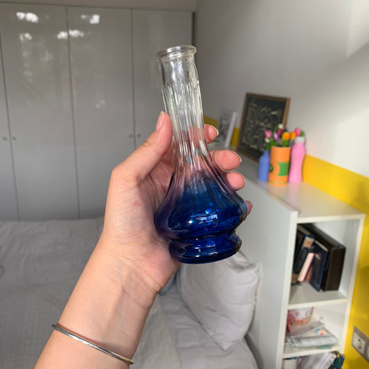 Petit vase bleu