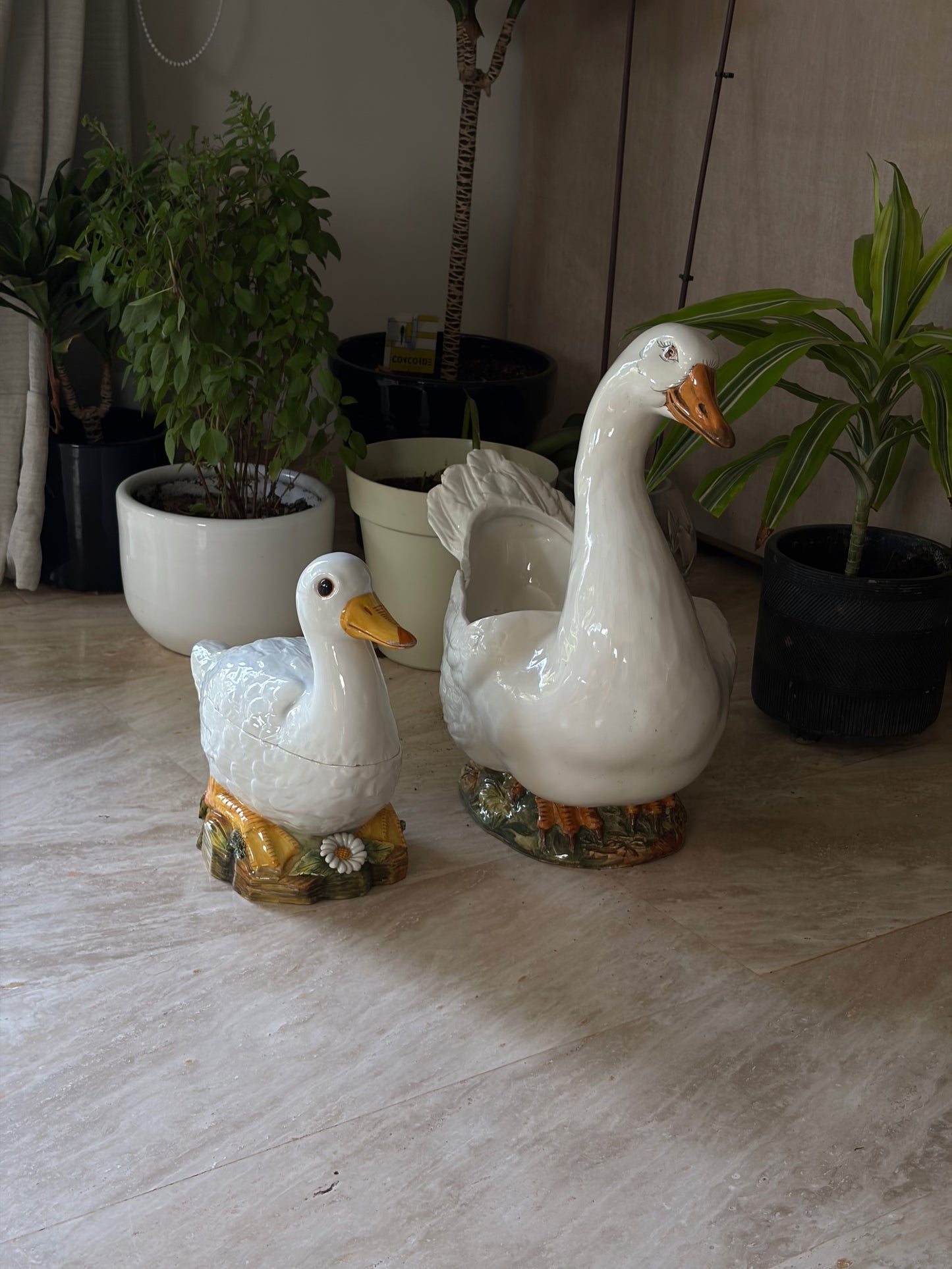 OIE VINTAGE EN CÉRAMIQUE | SOUPIÈRE FLEURIE