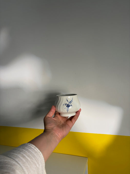 SUCRIER PORCELAINE BLANCHE FLEURS BLEUES STYLE MEISSEN