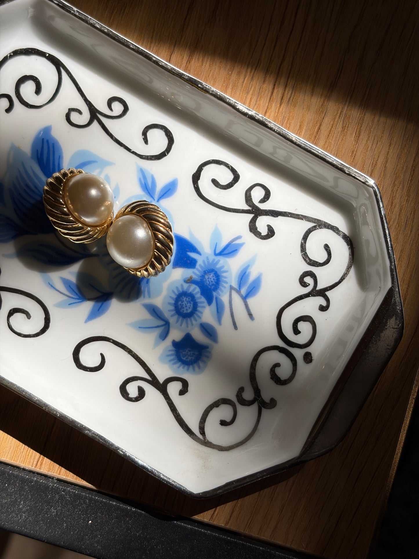PETIT VIDE-POCHE PORCELAINE OCTOGONAL FLEURS BLEUES & OR | VINTAGE