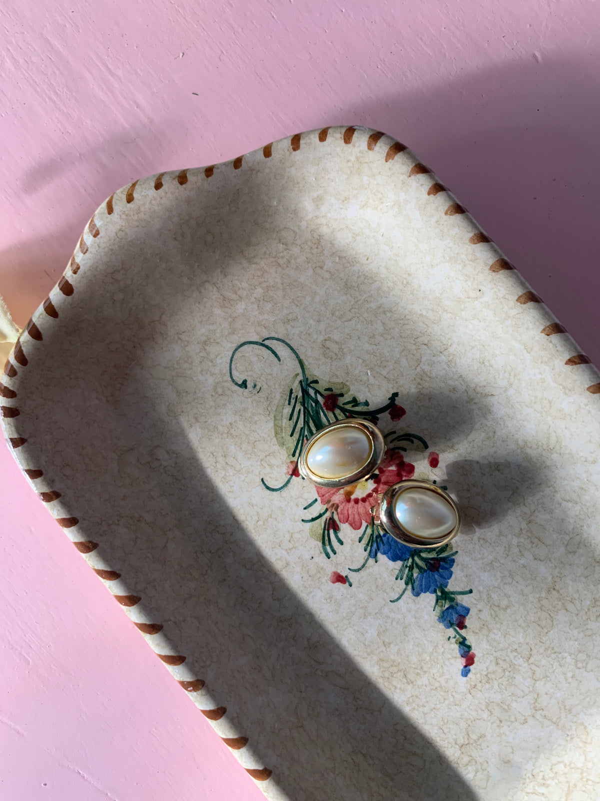 VIDE-POCHE FLEURI CRAQUELÉ VINTAGE 🌸