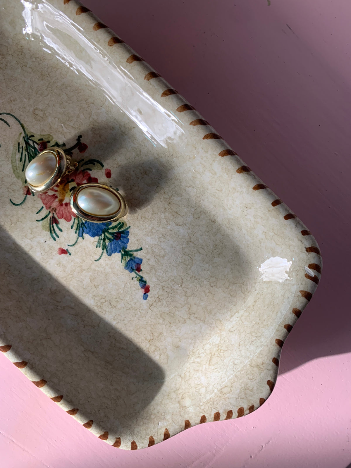 VIDE-POCHE FLEURI CRAQUELÉ VINTAGE 🌸