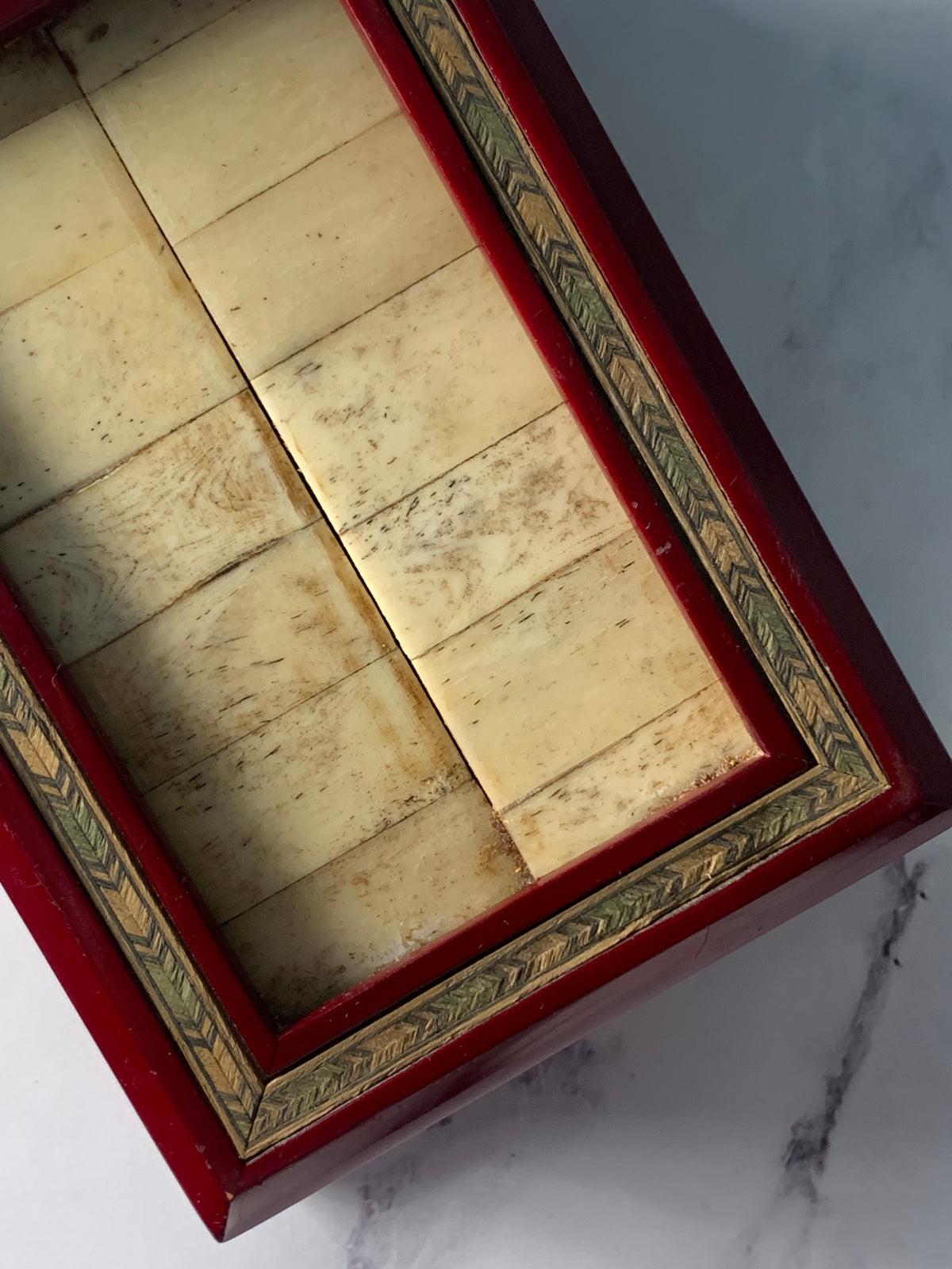 COFFRET À BIJOUX LAQUÉ ROUGE VINTAGE 🗝️
