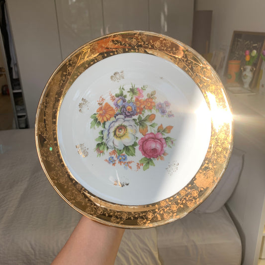 Assiette en porcelaine de Limoges