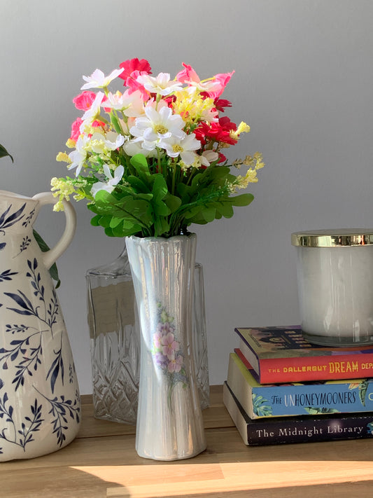 Petit vase en porcelaine