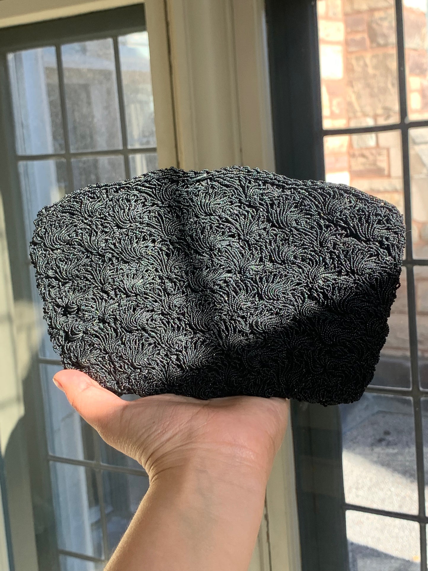 Bourse brodée noire