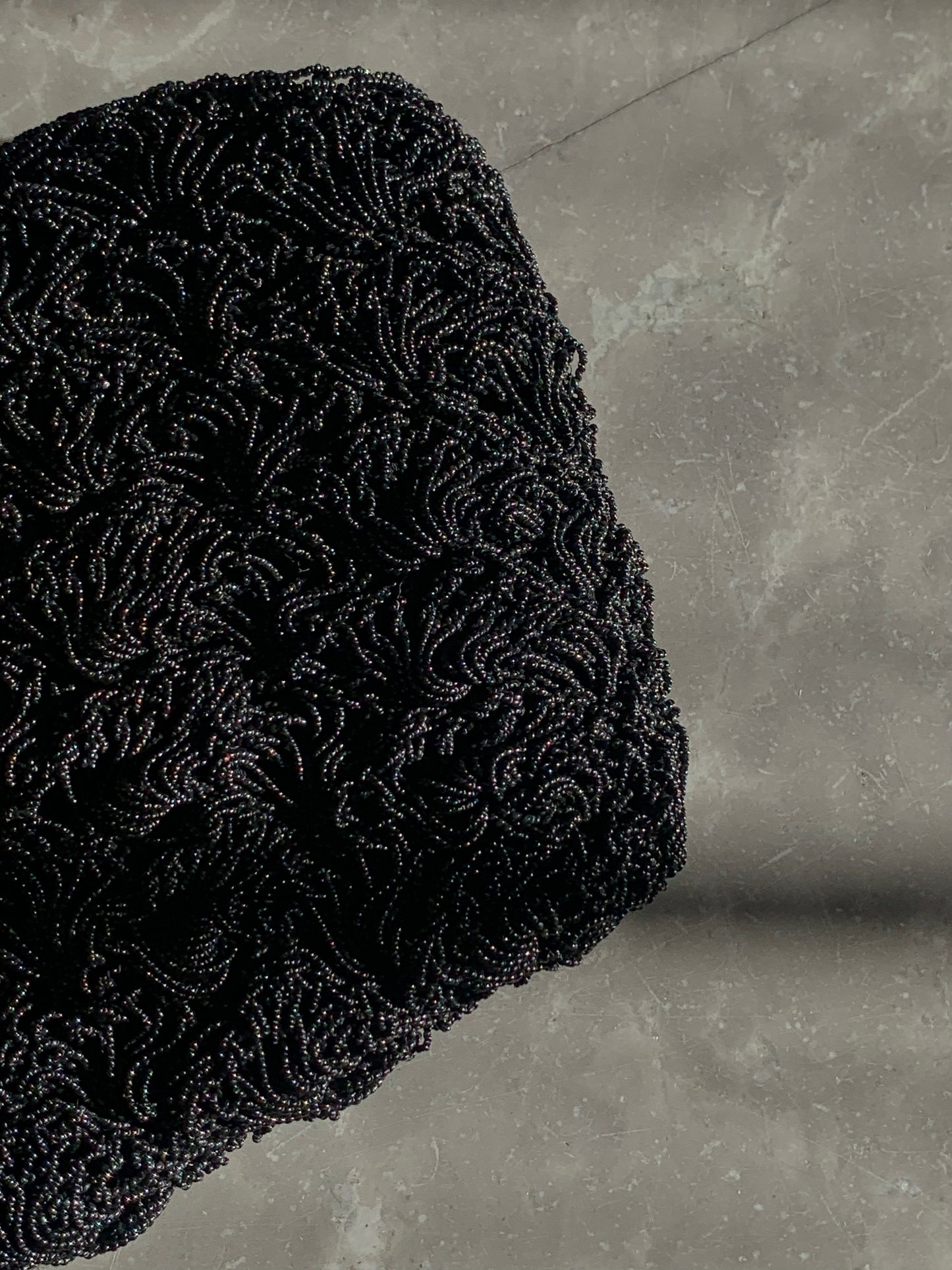 Bourse brodée noire