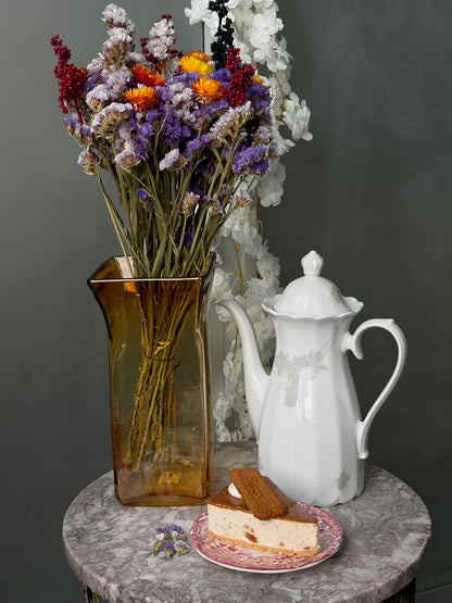 CAFETIÈRE VINTAGE EN PORCELAINE BLANCHE | MOTIF FLORAL EN RELIEF 🤍