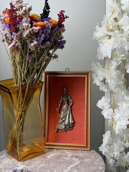 TABLEAU EN RELIEF VINTAGE | DAME VICTORIENNE ÉTAIN