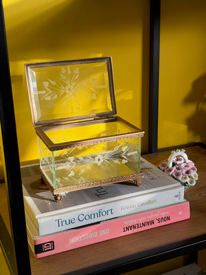 COFFRET À BIJOUX VINTAGE EN LAITON ET VERRE GRAVÉ