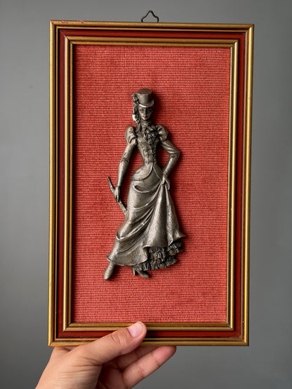 TABLEAU EN RELIEF VINTAGE | DAME VICTORIENNE ÉTAIN