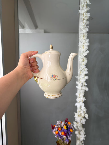 SERVICE À CAFÉ VINTAGE | BOUQUETS FLEURIS DORÉS