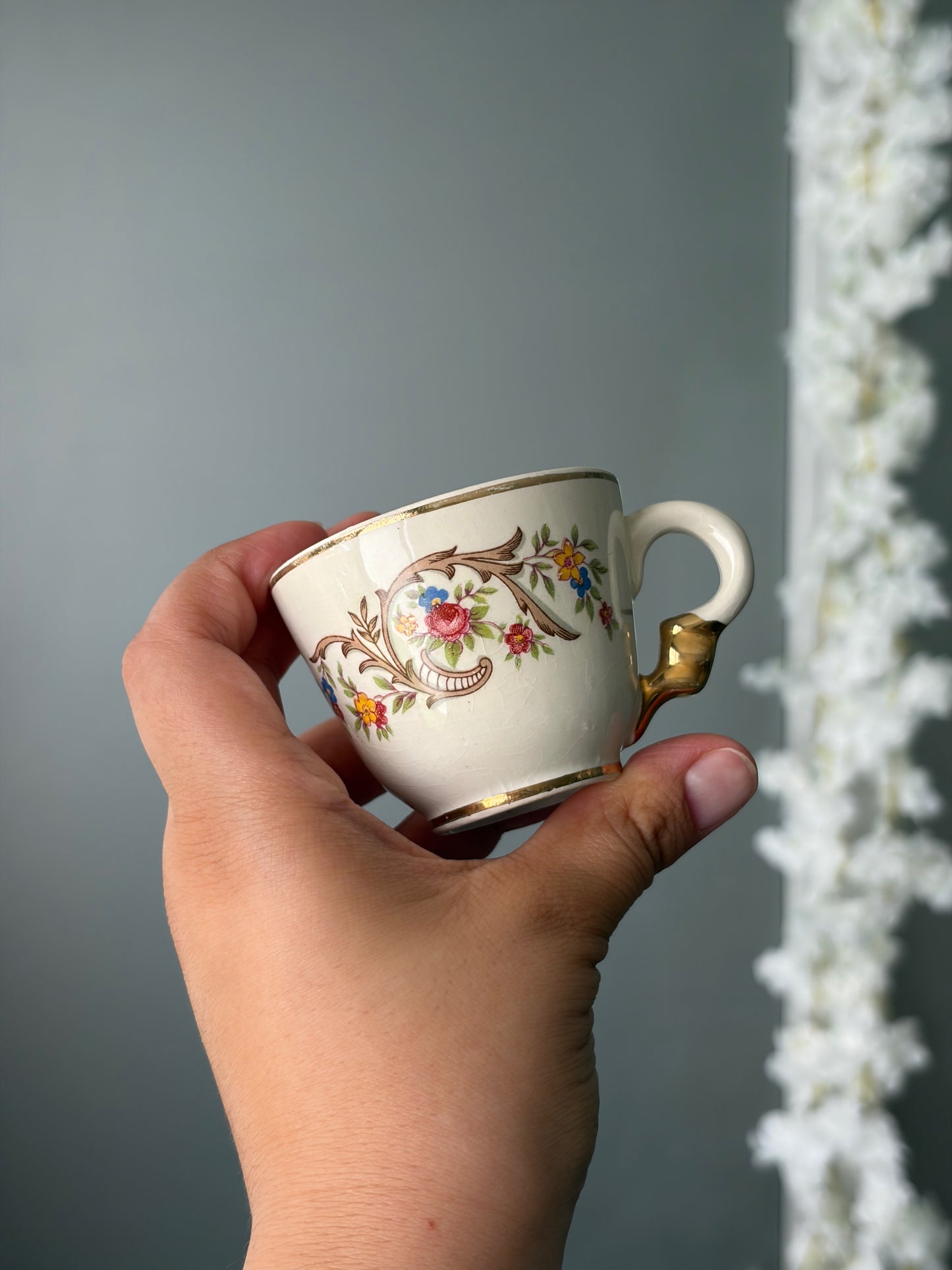 SERVICE À CAFÉ VINTAGE | BOUQUETS FLEURIS DORÉS
