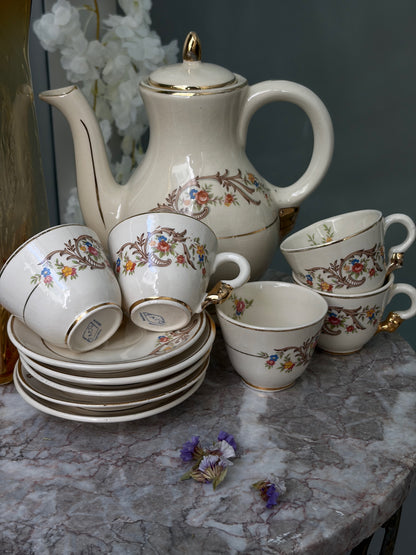 SERVICE À CAFÉ VINTAGE | BOUQUETS FLEURIS DORÉS
