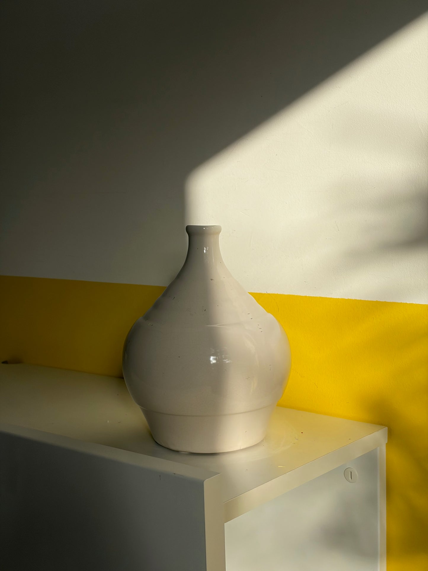 PETIT VASE VINTAGE EN CÉRAMIQUE | FORME GOUTTE CRÈME 🤍