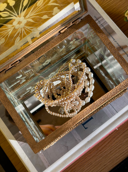 COFFRET À BIJOUX VINTAGE EN LAITON ET VERRE GRAVÉ