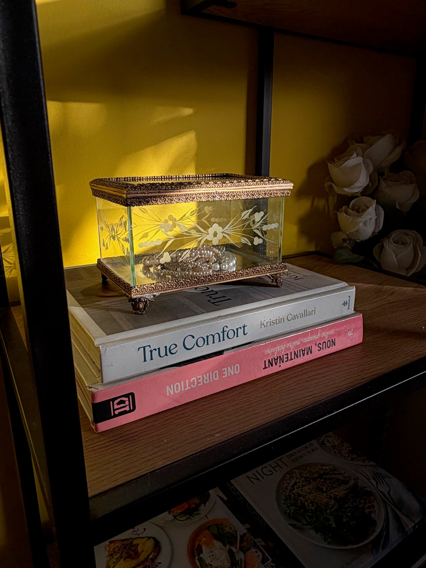 COFFRET À BIJOUX VINTAGE EN LAITON ET VERRE GRAVÉ