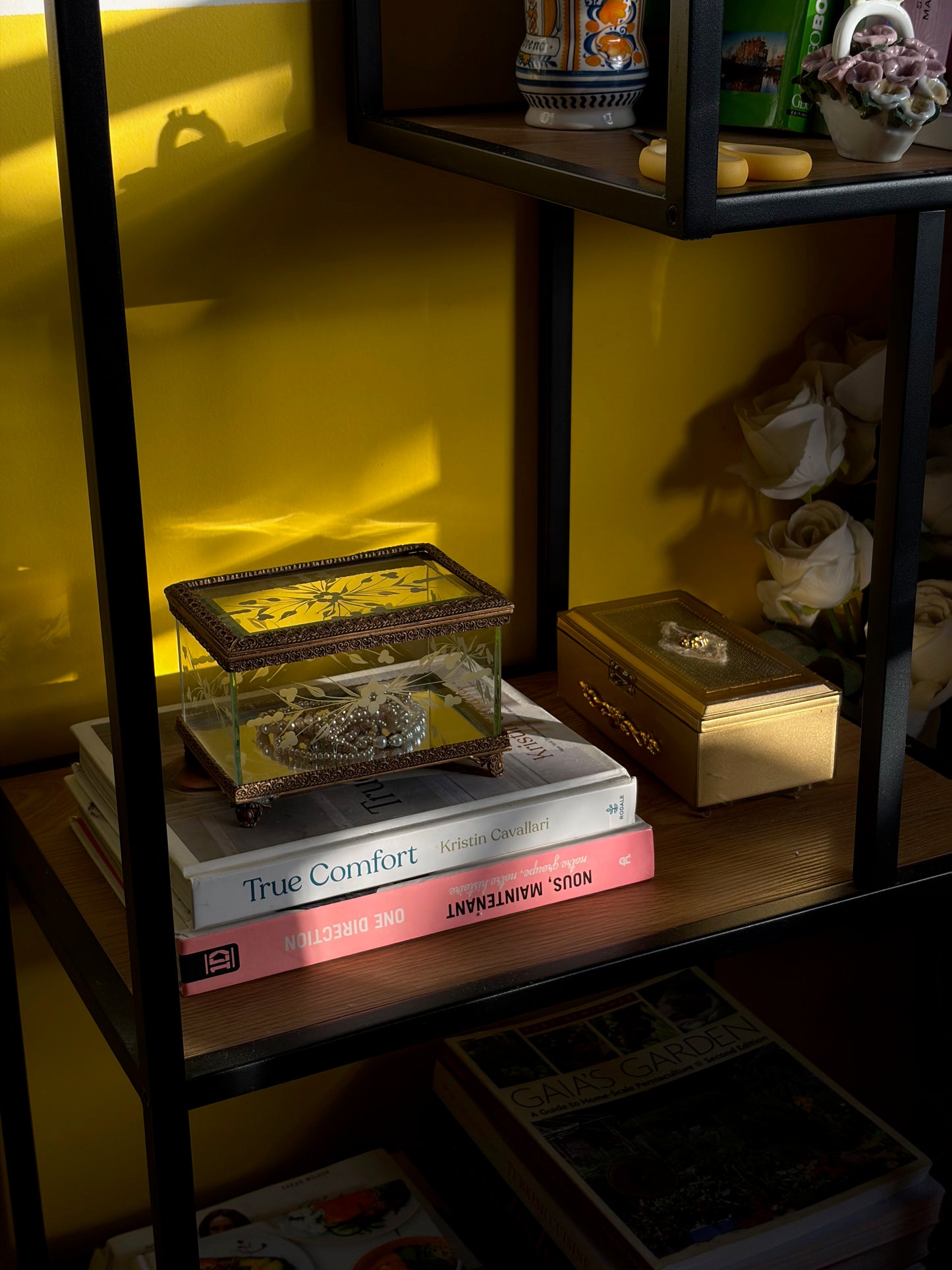 COFFRET À BIJOUX VINTAGE EN LAITON ET VERRE GRAVÉ