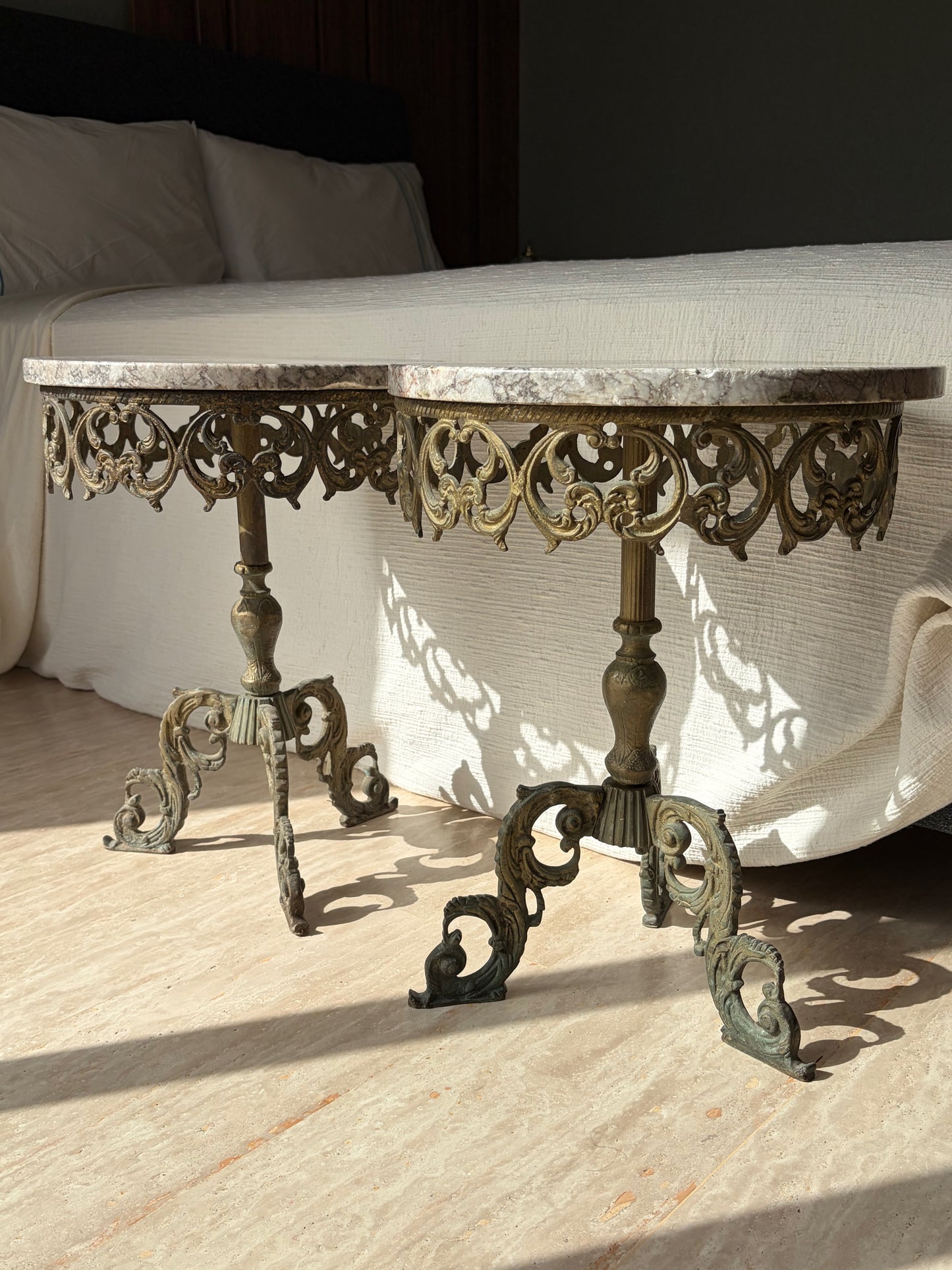GUÉRIDON MARBRE & FONTE BAROQUE | VINTAGE