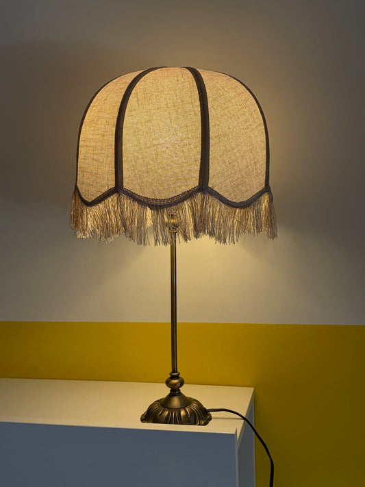 Lampe vintage à abat-jour frangé