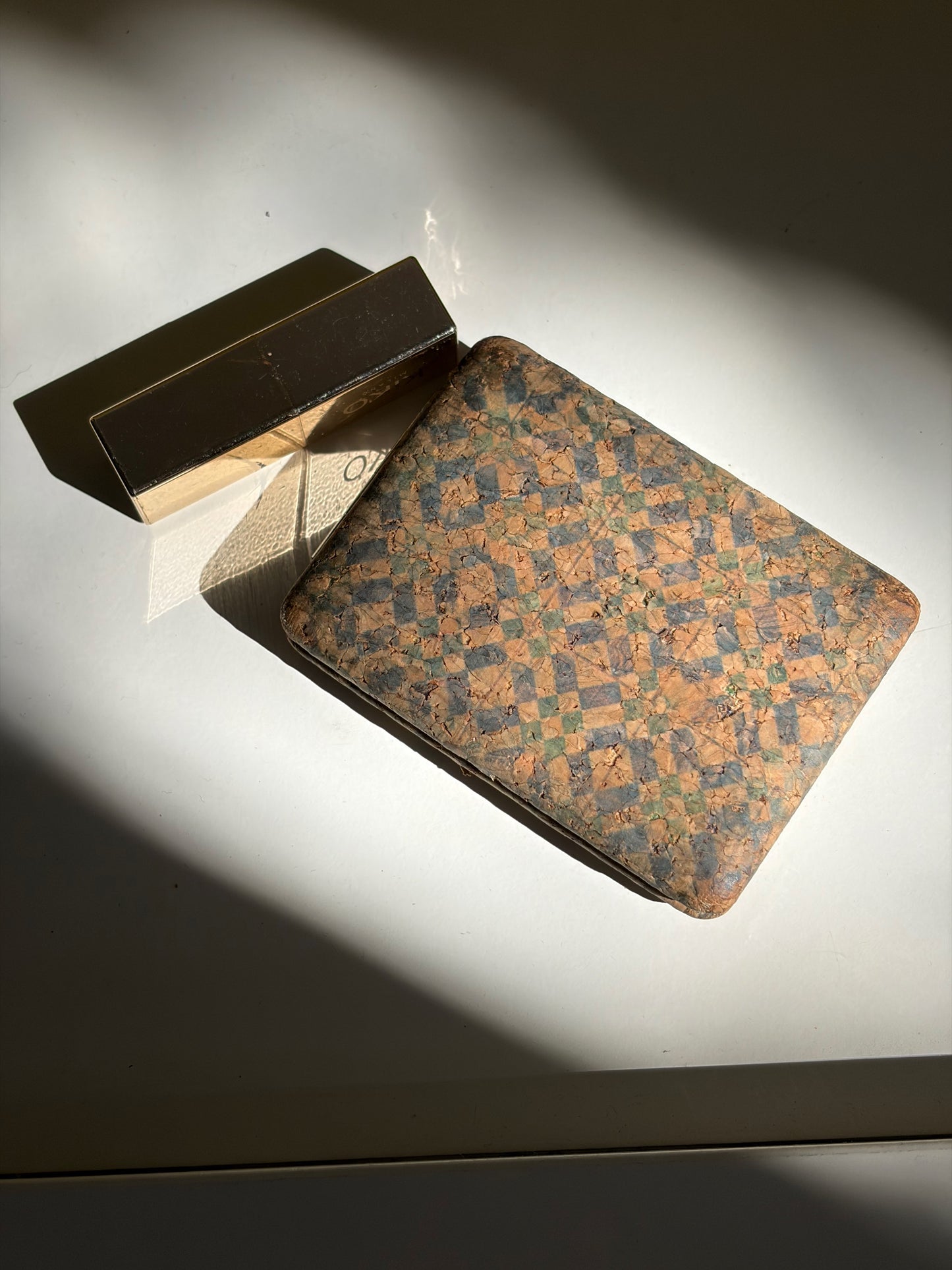Miroir de poche vintage en liège motif damier