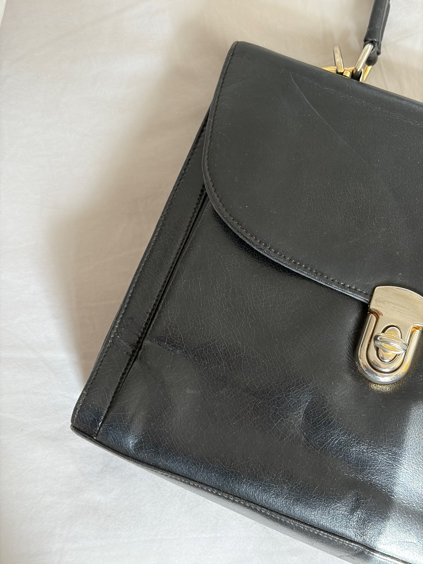 SAC À MAIN CUIR NOIR VINTAGE | FERMOIR DORÉ