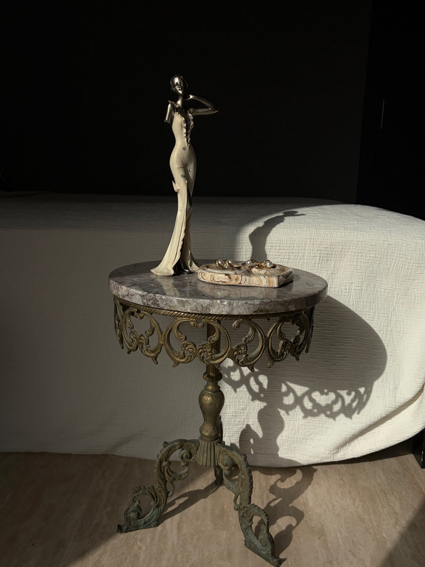 GUÉRIDON MARBRE & FONTE BAROQUE | VINTAGE