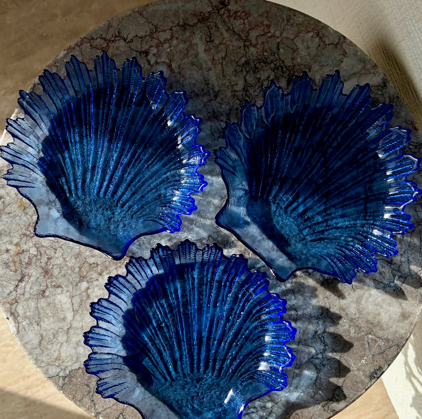 COUPES VERRE BLEU COBALT | FORME COQUILLAGE (3 dispos)