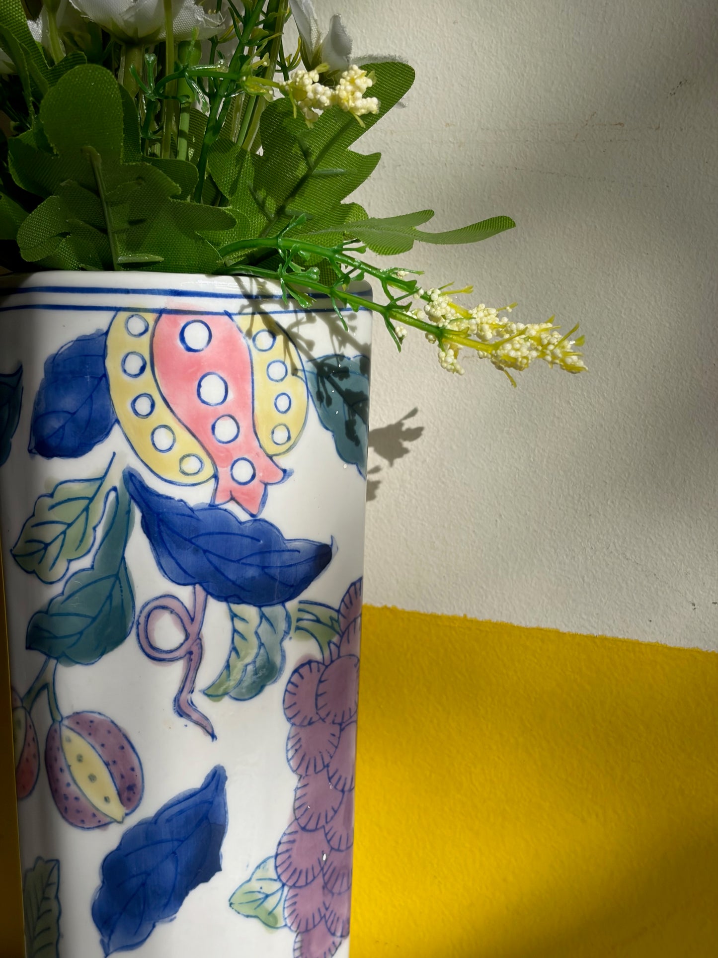 VASE CÉRAMIQUE PAPILLONS & FRUITS | BLANC (2 dispos)