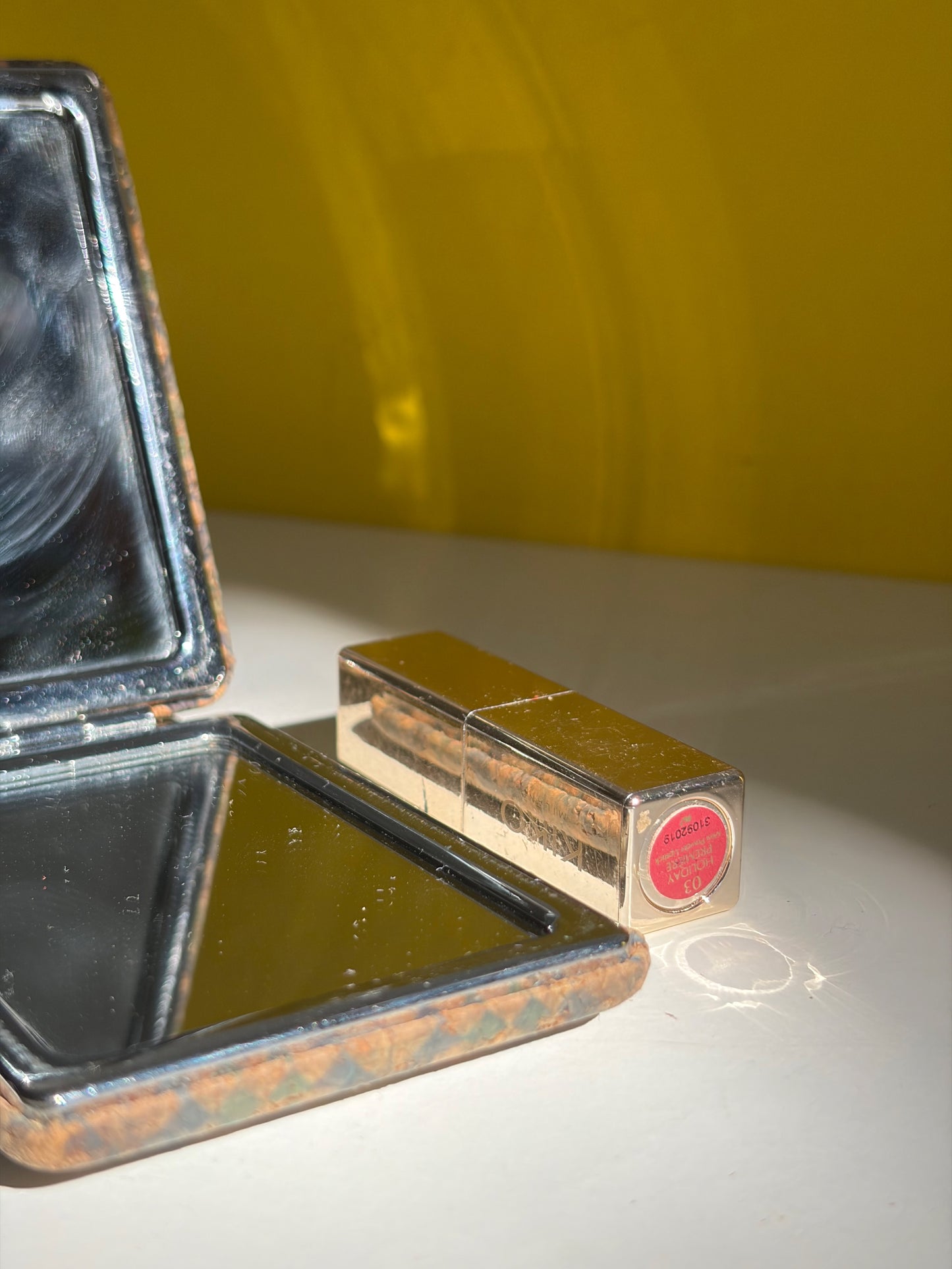 Miroir de poche vintage en liège motif damier