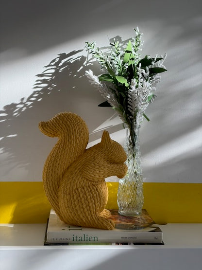 ÉCUREUIL TRICOT MOUTARDE VINTAGE 🐿️