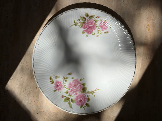 ASSIETTE PORCELAINE CÔTELÉE ROSES ROSES | FENA PORZELLAN