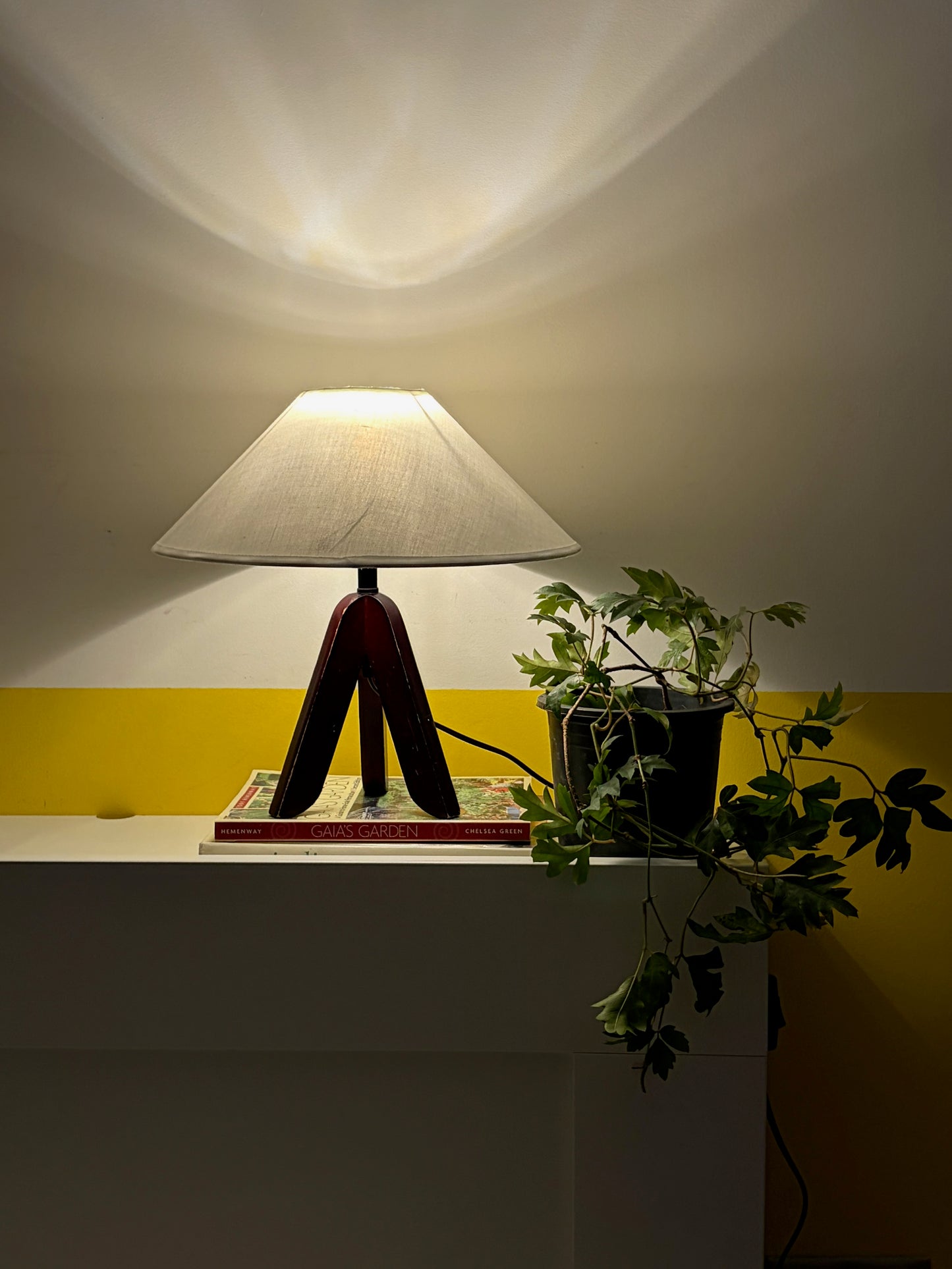 LAMPE DE TABLE TRÉPIED BOIS | VINTAGE