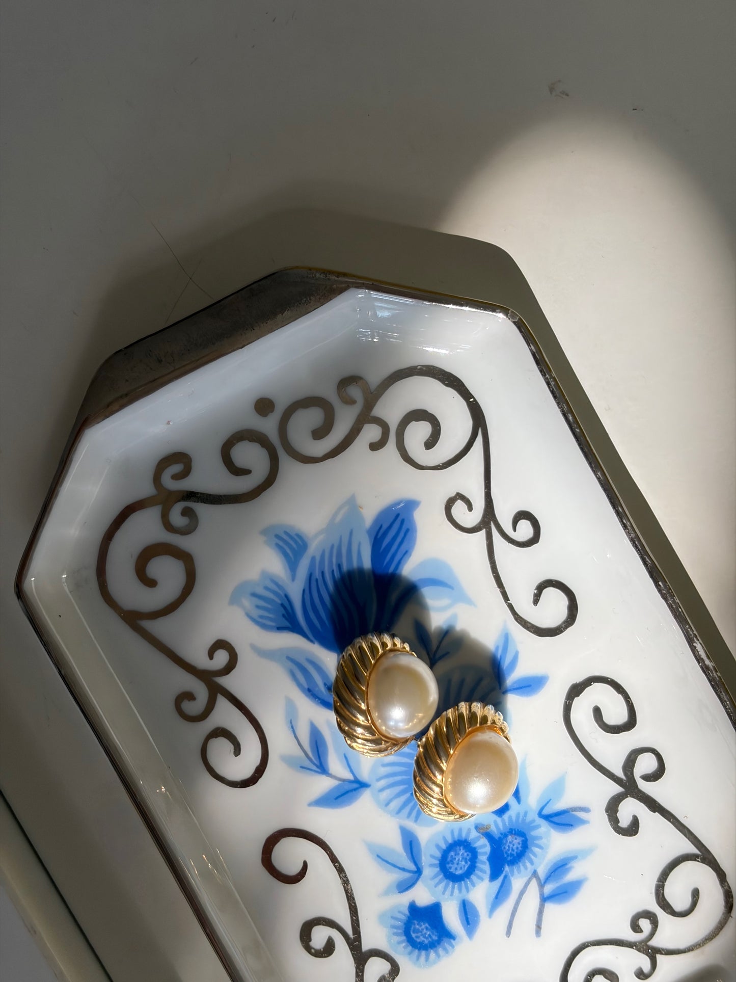 PETIT VIDE-POCHE PORCELAINE OCTOGONAL FLEURS BLEUES & OR | VINTAGE