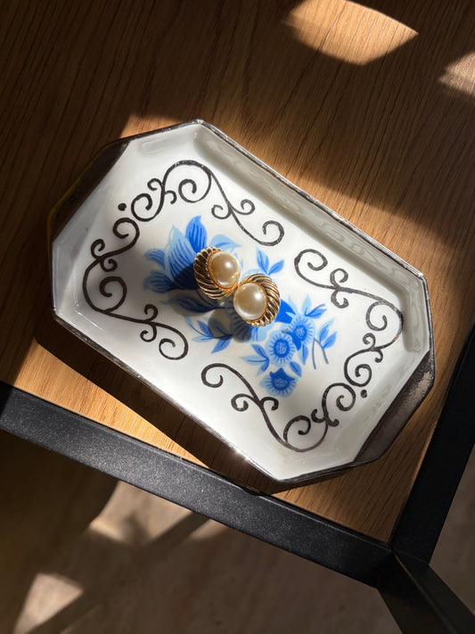 PETIT VIDE-POCHE PORCELAINE OCTOGONAL FLEURS BLEUES & OR | VINTAGE