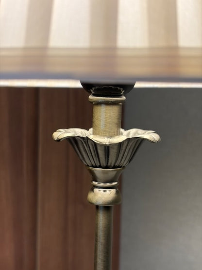 LAMPE LAITON ABAT-JOUR PLISSÉ 🏛️