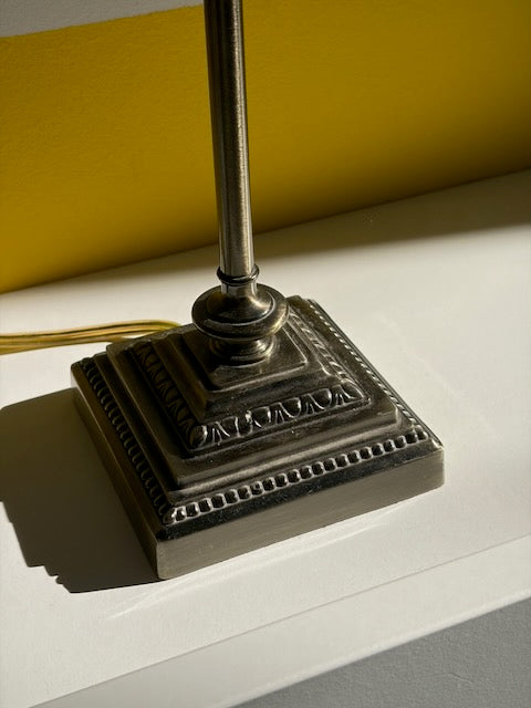 LAMPE LAITON ABAT-JOUR PLISSÉ 🏛️