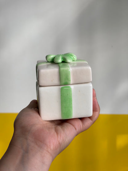 BOÎTE CÉRAMIQUE PAQUET CADEAU BLANC & VERT