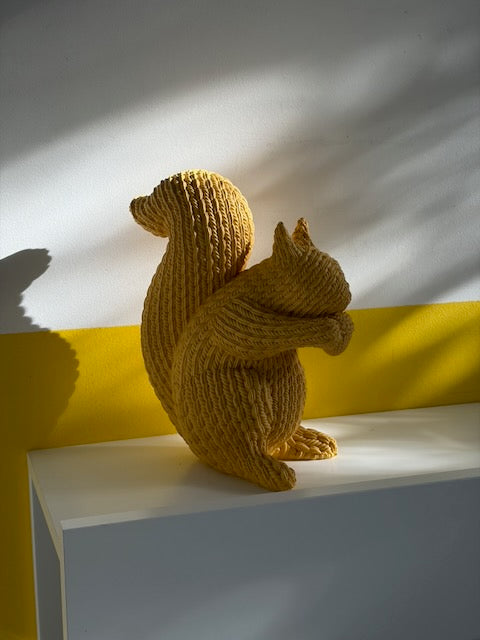 ÉCUREUIL TRICOT MOUTARDE VINTAGE 🐿️