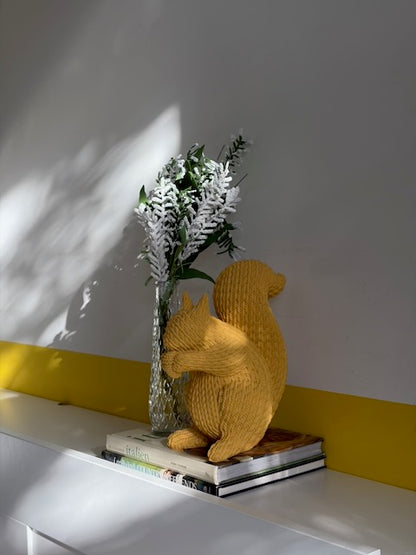 ÉCUREUIL TRICOT MOUTARDE VINTAGE 🐿️