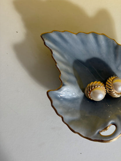 VIDE-POCHE FEUILLE PORCELAINE BLEU-GRIS OR ZECCHINO 🍃🩵