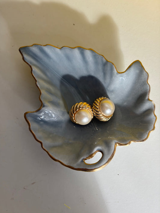 VIDE-POCHE FEUILLE PORCELAINE BLEU-GRIS OR ZECCHINO 🍃🩵