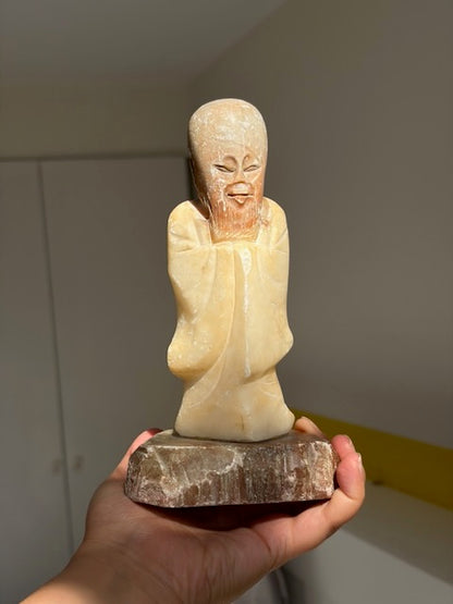 FIGURINE SAGE EN PIERRE SCULPTÉE VINTAGE 🗿