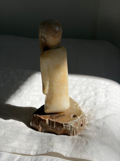 FIGURINE SAGE EN PIERRE SCULPTÉE VINTAGE 🗿