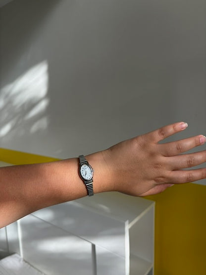 MONTRE TIMEX BRACELET ARGENTÉ VINTAGE
