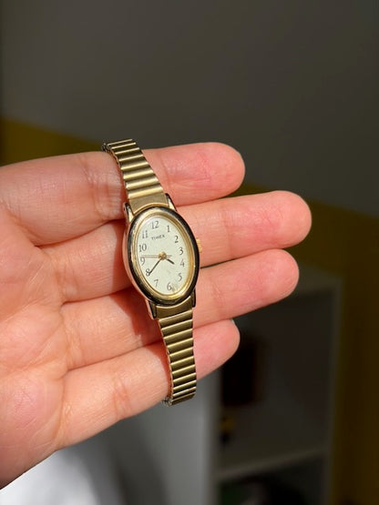 MONTRE EXTENSIBLE: TIMEX BRACELET DORÉ VINTAGE
