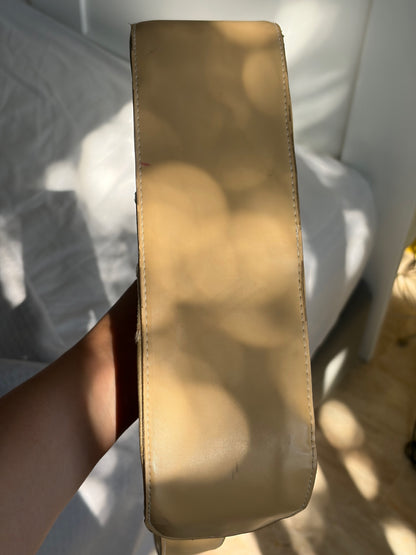 SAC BAGUETTE PATCHWORK CUIR BEIGE DORÉ MOTIFS REPOUSSÉS