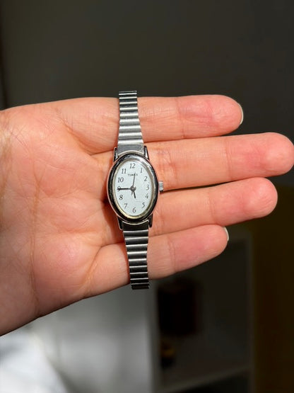 MONTRE TIMEX BRACELET ARGENTÉ VINTAGE