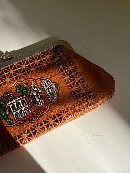 POCHETTE CUIR CARAMEL GRAVÉE SAN MARINO FERMOIR ARGENT 🧡